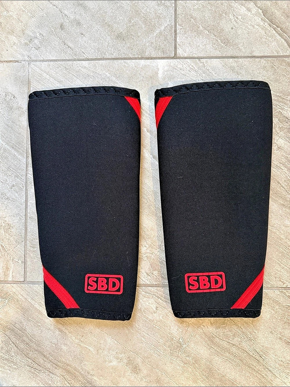 SBD 7mm Knee Sleeves Black & Red Size XS